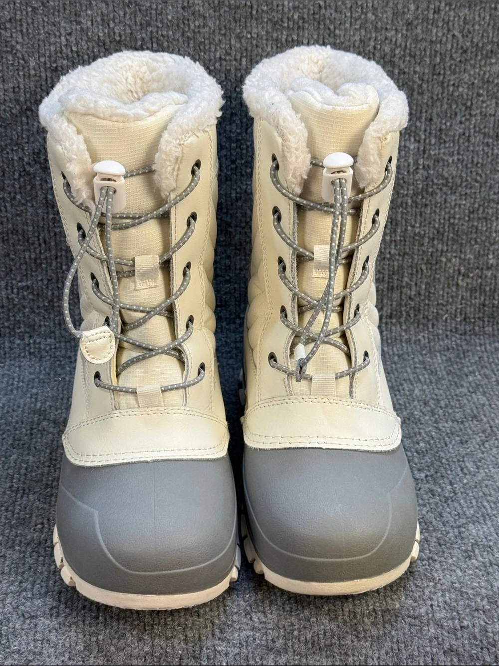 All In Motion Cream and Gray Quilted Lace-Up Winter Boots Size 4